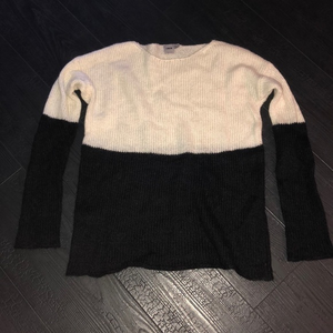 ASOS Women's Size 6 ‎ Cozy Sweater Black Ivory